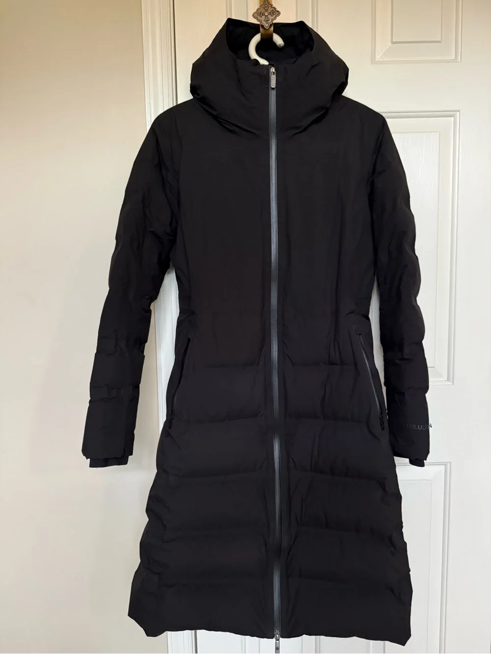 Lululemon women’s Black Long parka with Hood